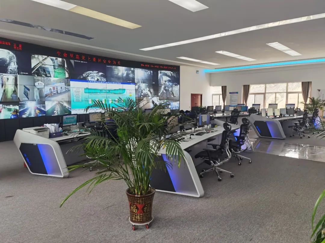 控制台、操作台、调度台、集控中心、太空舱、指挥中心、调度中心、操控台、会议办公桌、定制控制台