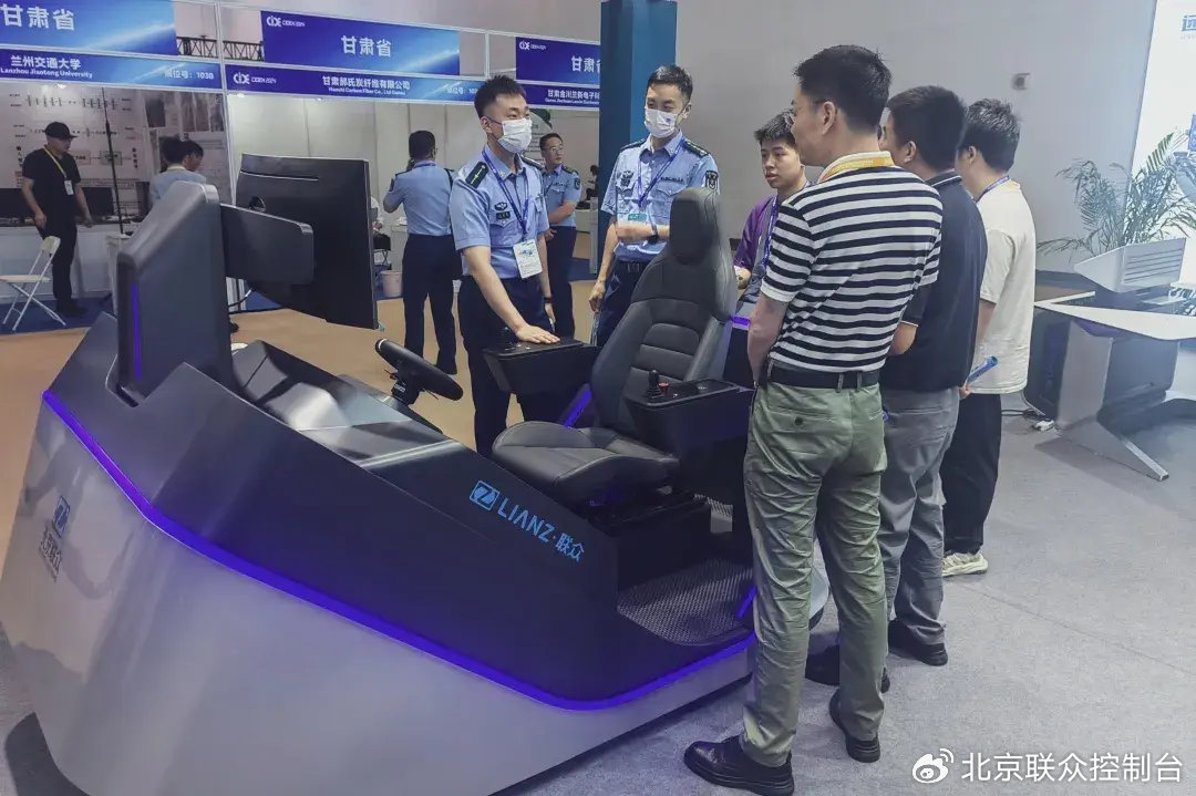 2024国防电子展、91星空媒传煤在线观看控制台、操作台、调度台、操控台、太空舱、集控中心、指挥中心、调度中心、监控中心、会议办公桌、定制控制台、远程控制舱、智能操作舱、智能驾驶舱、模拟驾驶舱